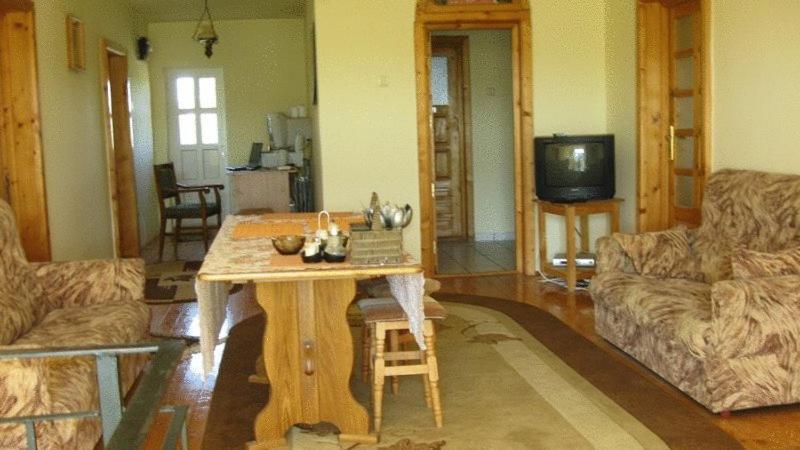 Lary Hostel Suceava Ngoại thất bức ảnh